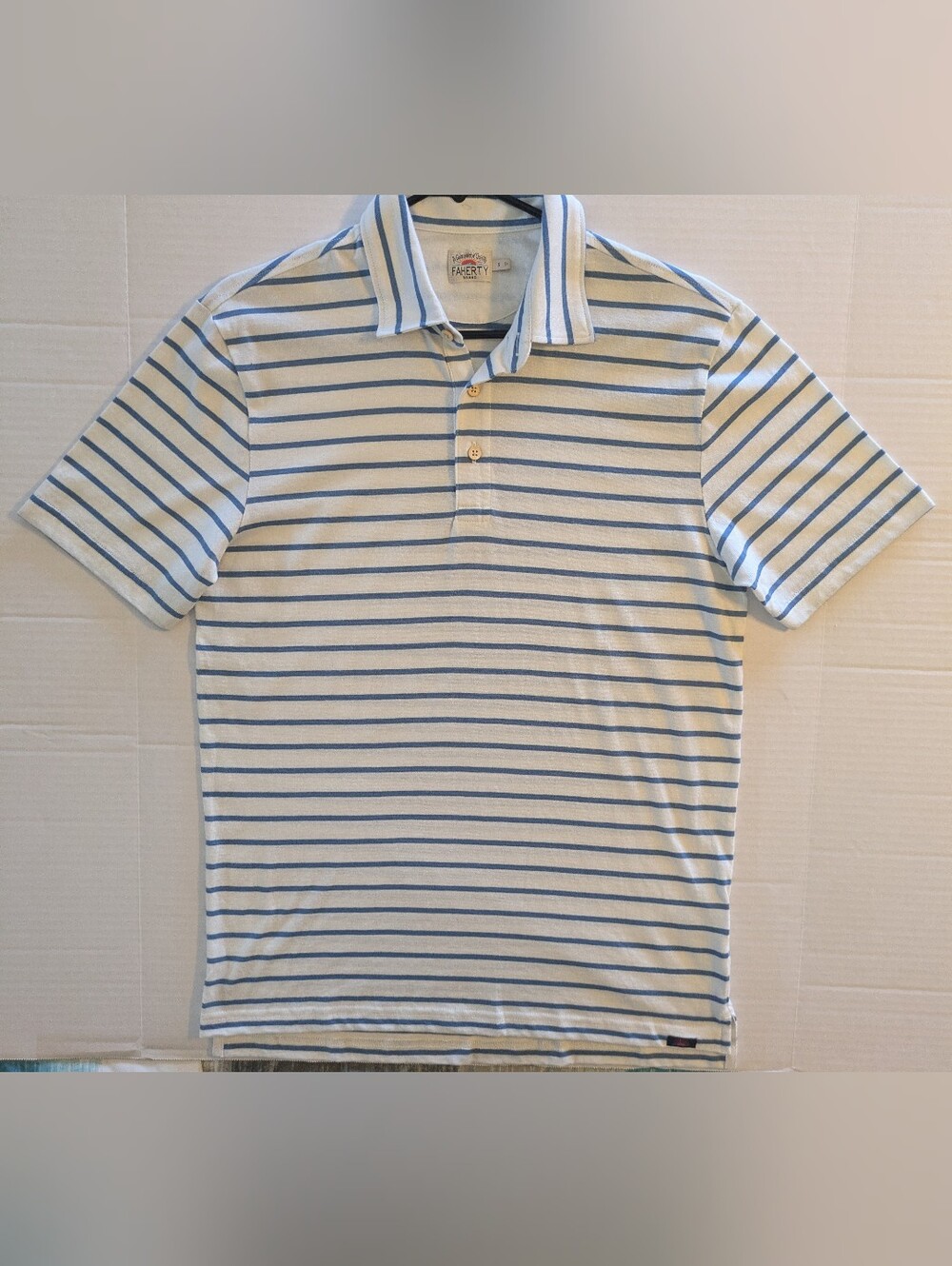 Faherty Lightweight Striped Polo in White & Blue- SM (NWOT)